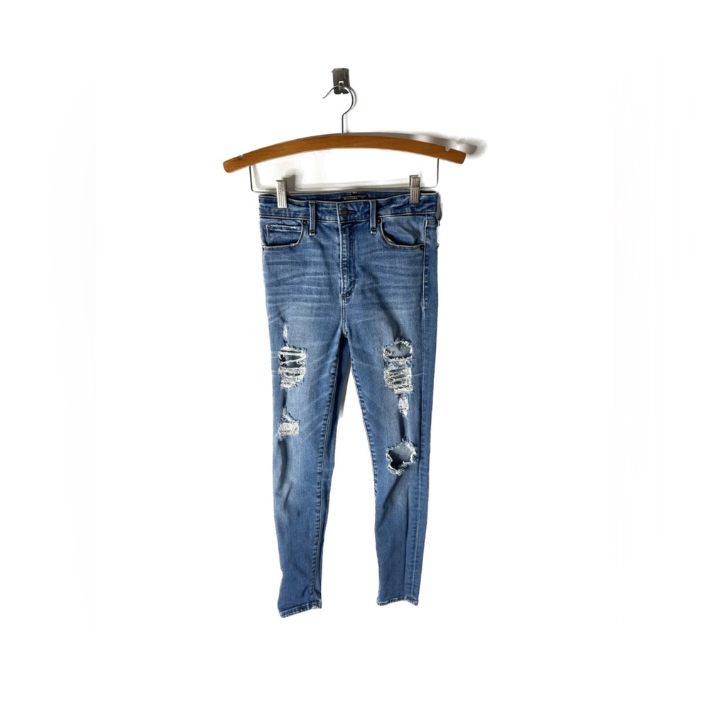 ABERCROMBIE & FITCH DISTRESSED JEANS! E11